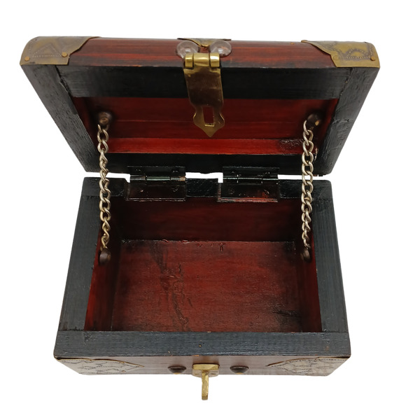Vintage Wooden Treasure Chest Box with Brass Accents – Jewelry Keepsake Storage - Picture 3 of 12